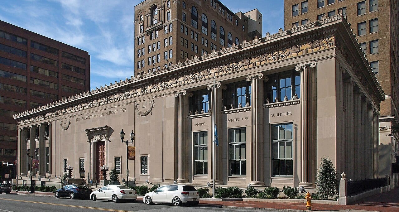 Wilmington Public Library, 10 E 10th St, Wilmington, Delaware, USA. Viewed from the north. A contributing property to the Rodney Square Historic District. This is an image of a pla
